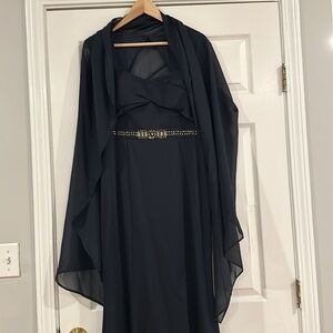 Adrianna Papell Formal Dress: Cap-Sleeve Gown AND matching scarf, Size 10